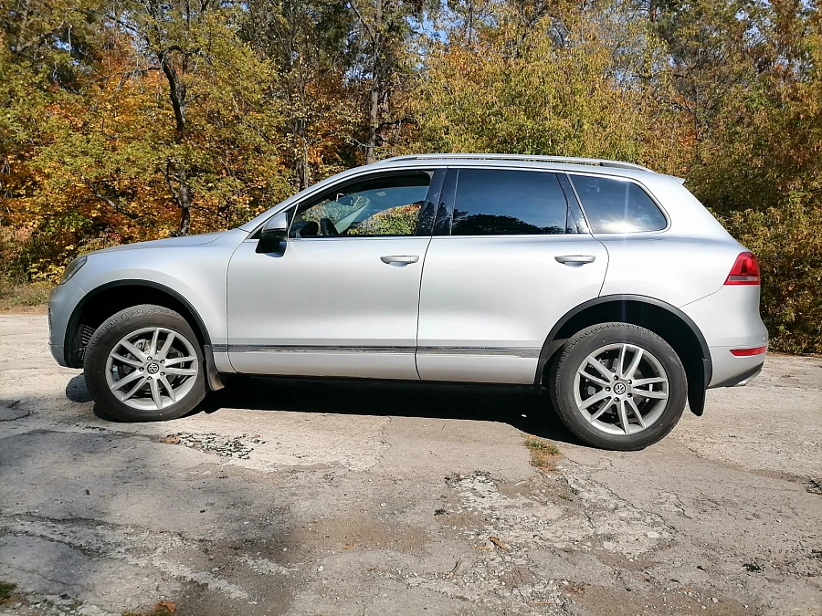 Volkswagen Touareg, 2011г., полный привод, автомат