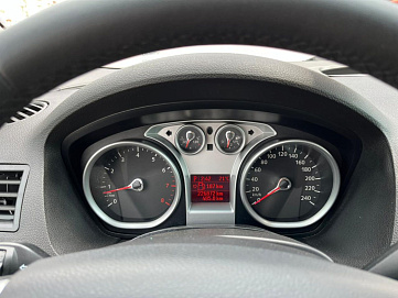 Ford Kuga, 2011г, передний привод, автомат
