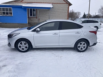 Hyundai Solaris, 2021г, передний привод, автомат