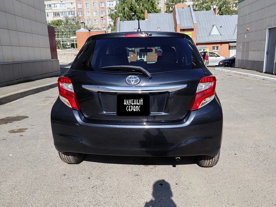 Toyota Vitz, 2015г., передний привод, вариатор