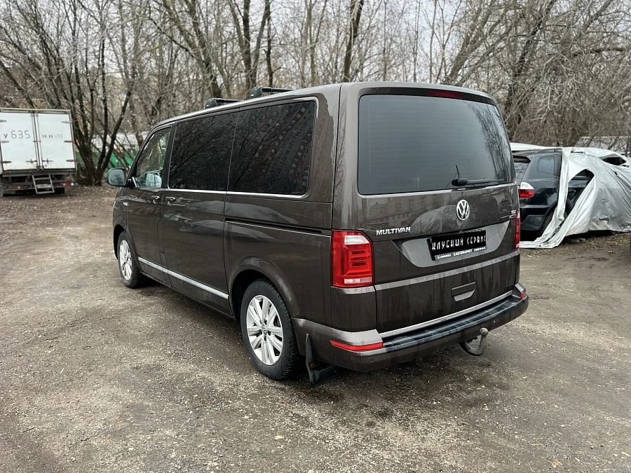 Volkswagen Multivan, 2016г., полный привод, робот