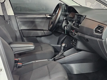Volkswagen Polo, 2020г, передний привод, автомат