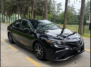 Toyota Camry, 2021г, передний привод, автомат