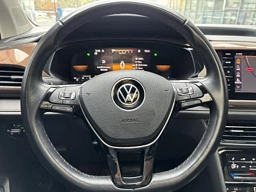 Volkswagen Tharu, 2022г, передний привод, робот