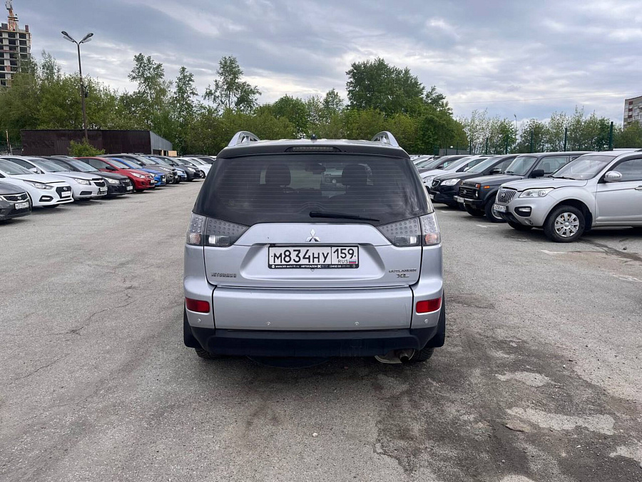 Mitsubishi Outlander, 2008г., передний привод, автомат