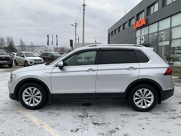 Volkswagen Tiguan, 2018г, передний привод, робот