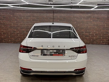 Skoda Superb, 2025г, передний привод, робот