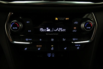 Hyundai Santa Fe, 2019г, передний привод, автомат