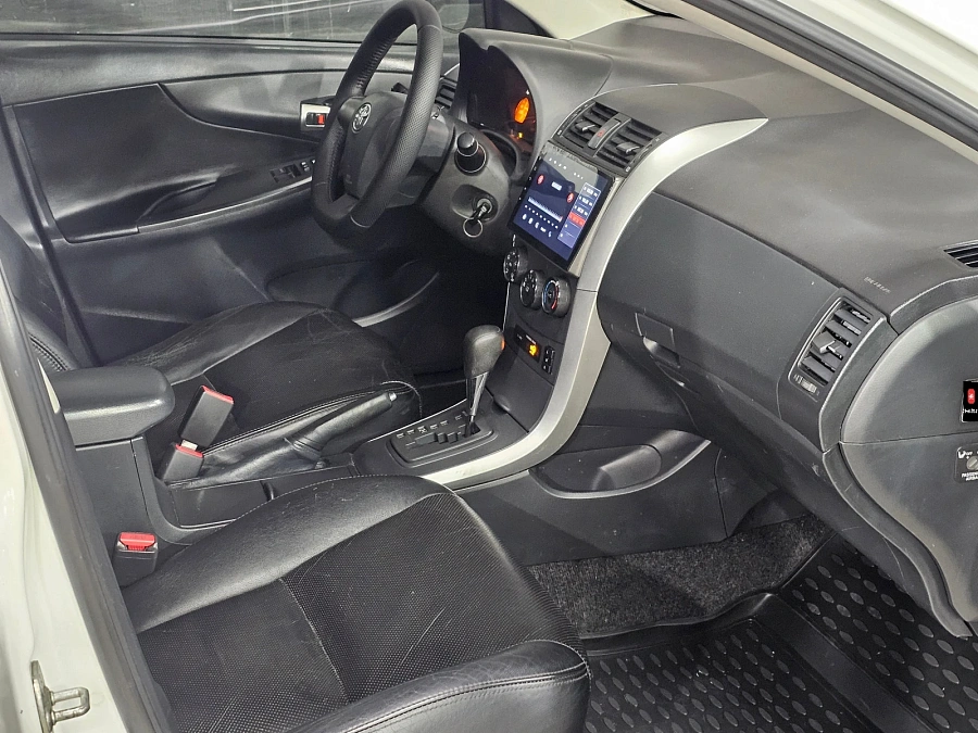 Toyota Corolla, 2011г., передний привод, автомат
