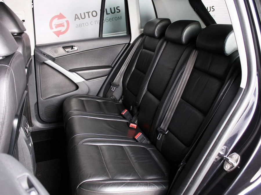 Volkswagen Tiguan, 2009г., полный привод, автомат