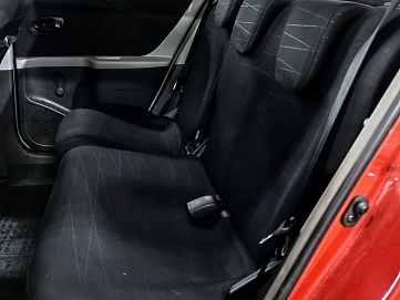 Toyota Yaris, 2006г., передний привод, механика