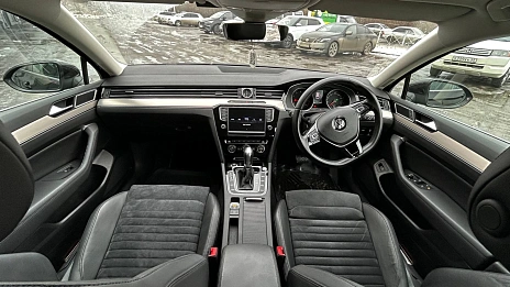 Volkswagen Passat, 2017г, передний привод, робот