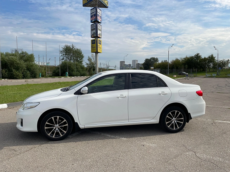 Toyota Corolla, 2012г., передний привод, автомат