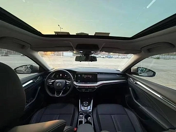 Skoda Octavia, 2021г, передний привод, робот