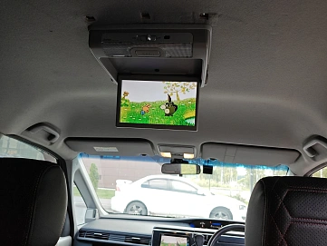 Honda Stepwgn, 2017г, передний привод, вариатор