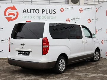 Hyundai , 2011г., задний привод, автомат