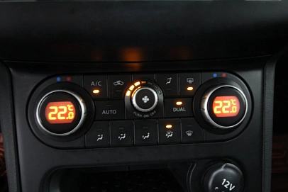 Nissan Qashqai, 2012г, передний привод, вариатор