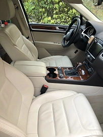 Volkswagen Touareg, 2010г, полный привод, автомат