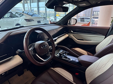 Geely Monjaro, 2023г, передний привод, автомат