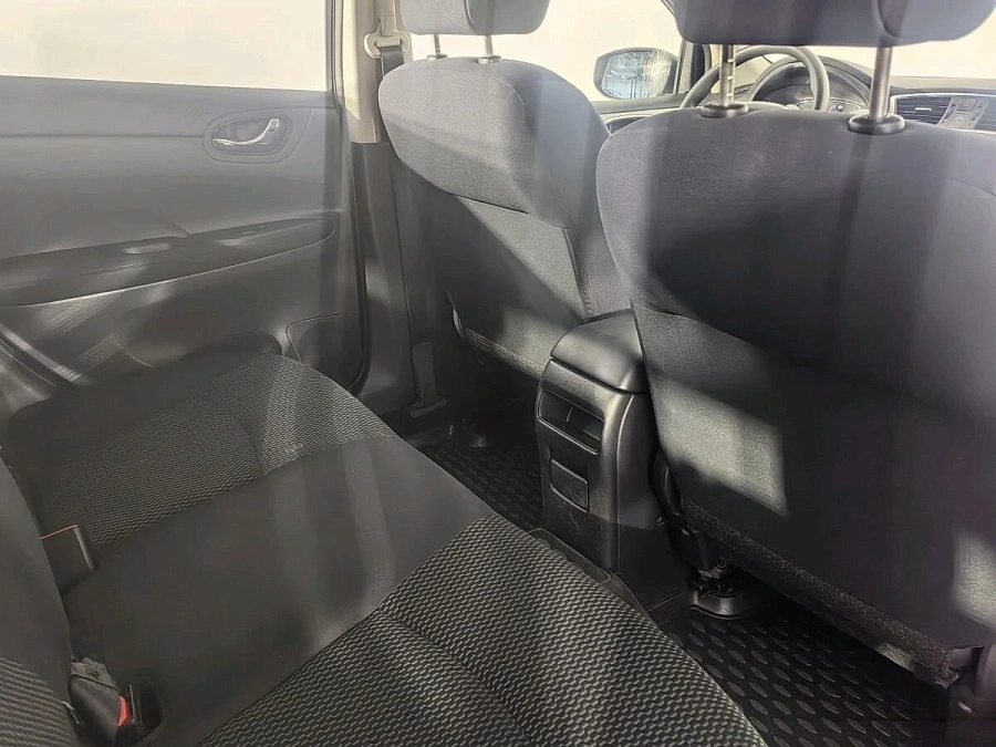 Nissan Tiida, 2015г., передний привод, механика