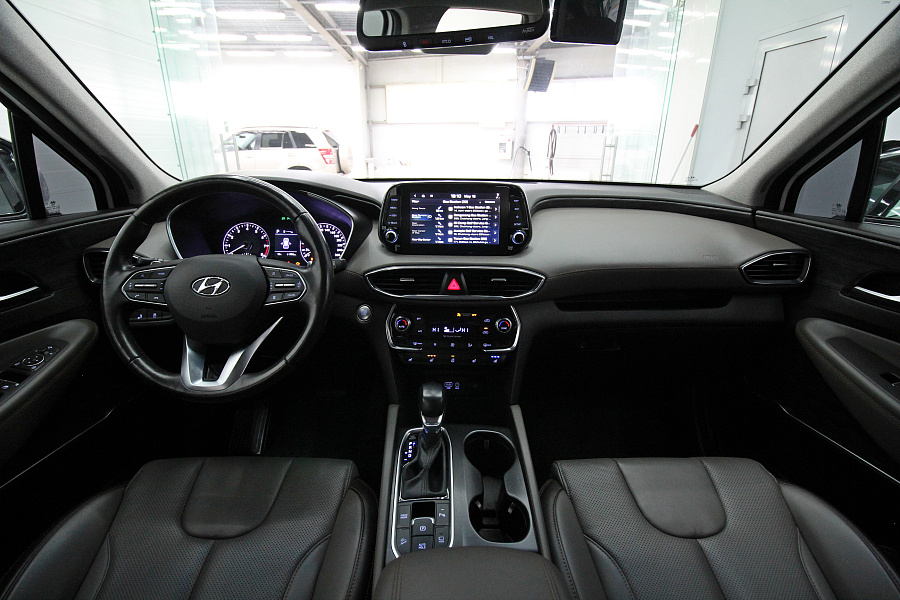 Hyundai Santa Fe, 2019г., передний привод, автомат