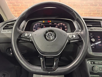 Volkswagen Tiguan, 2018г, полный привод, робот