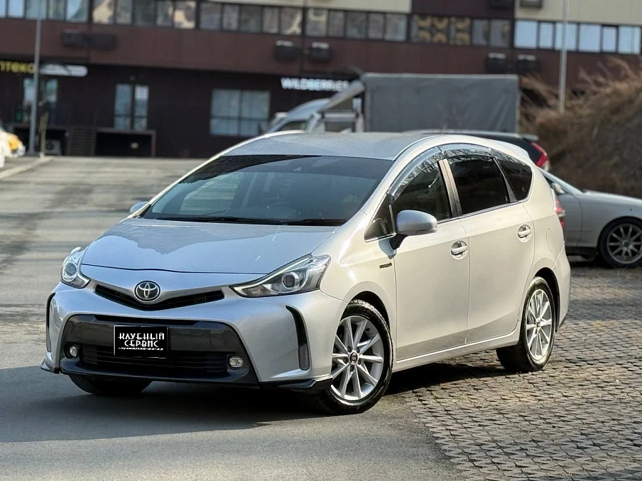 Toyota Prius Alpha, 2016г., передний привод, автомат