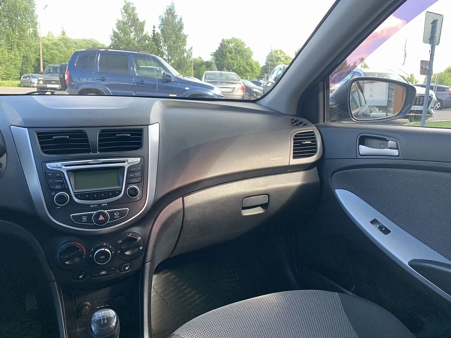 Hyundai Solaris, 2013г., передний привод, механика