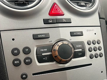 Opel Corsa, 2011г, передний привод, механика