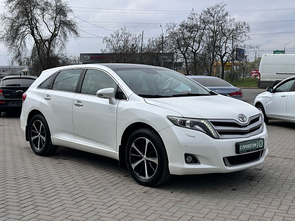 Toyota Venza, 2014г., передний привод, автомат