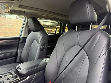 Toyota Highlander, 2025г, полный привод, автомат