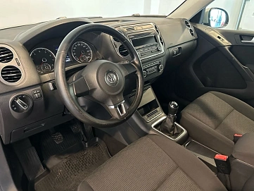 Volkswagen Tiguan, 2011г, передний привод, механика
