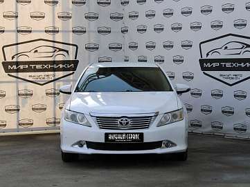 Toyota Camry, 2013г, передний привод, автомат