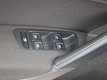 Volkswagen Golf, 2019г, передний привод, механика