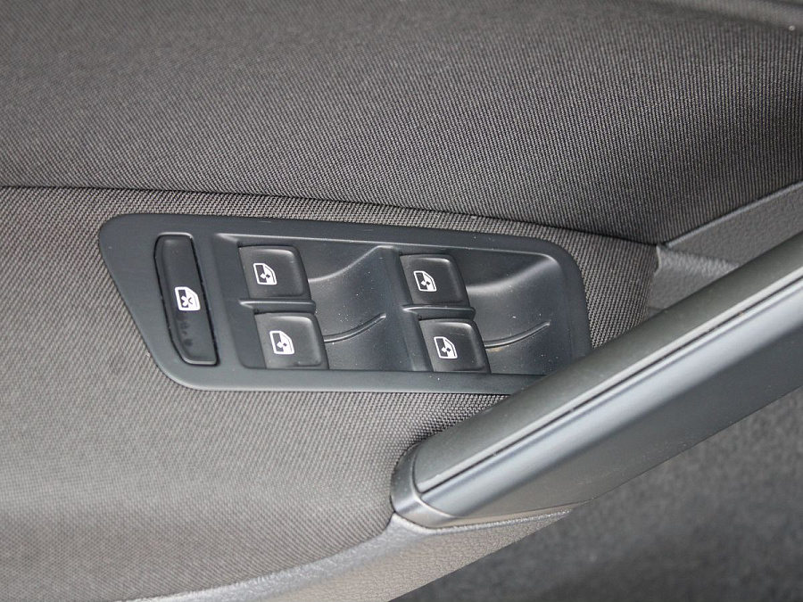Volkswagen Golf, 2019г., передний привод, механика