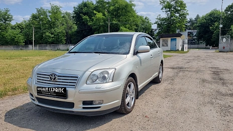 Toyota Avensis, 2004г, передний привод, автомат
