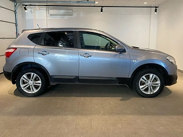 Nissan Qashqai, 2010г, передний привод, автомат
