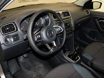 Volkswagen Polo, 2019г, передний привод, механика