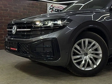 Volkswagen Touareg, 2025г, полный привод, автомат