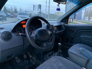 Renault Logan, 2006г, передний привод, механика