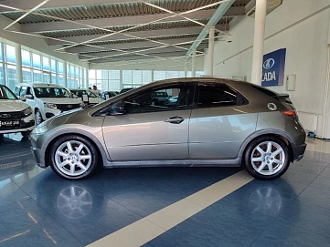 Honda Civic, 2008г, передний привод, робот