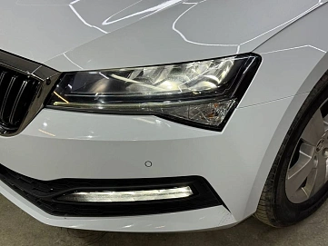Skoda Superb, 2022г, передний привод, робот