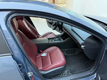 Mazda 3, 2022г, передний привод, автомат
