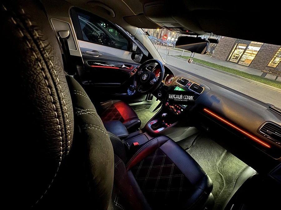 Volkswagen Golf, 2011г., передний привод, робот