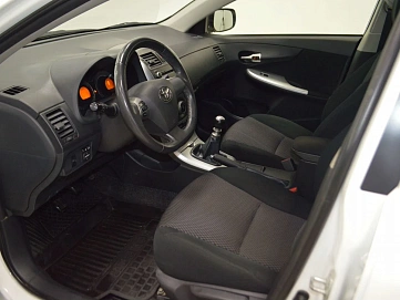 Toyota Corolla, 2012г, передний привод, механика