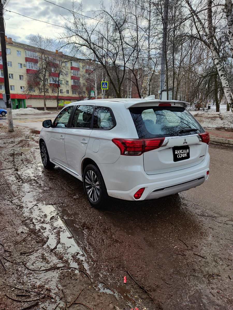 Mitsubishi Outlander, 2022г., передний привод, вариатор