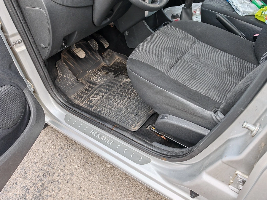 Renault Sandero, 2012г., передний привод, механика