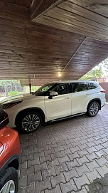 Toyota Highlander, 2021г, полный привод, автомат