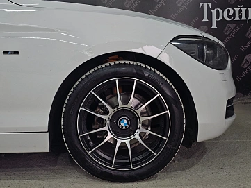 BMW 1 серии, 2013г, задний привод, автомат