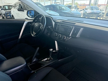 Toyota RAV4, 2015г, полный привод, автомат